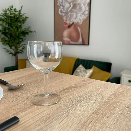 Our Charming House アパート ポルティマン